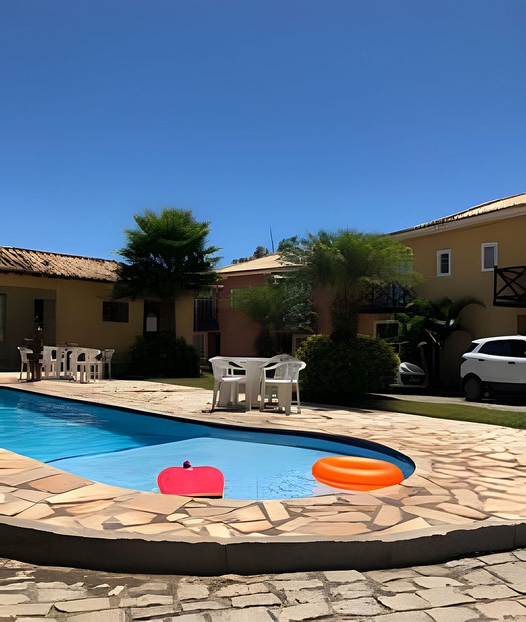 Charmosa casa em Condominio