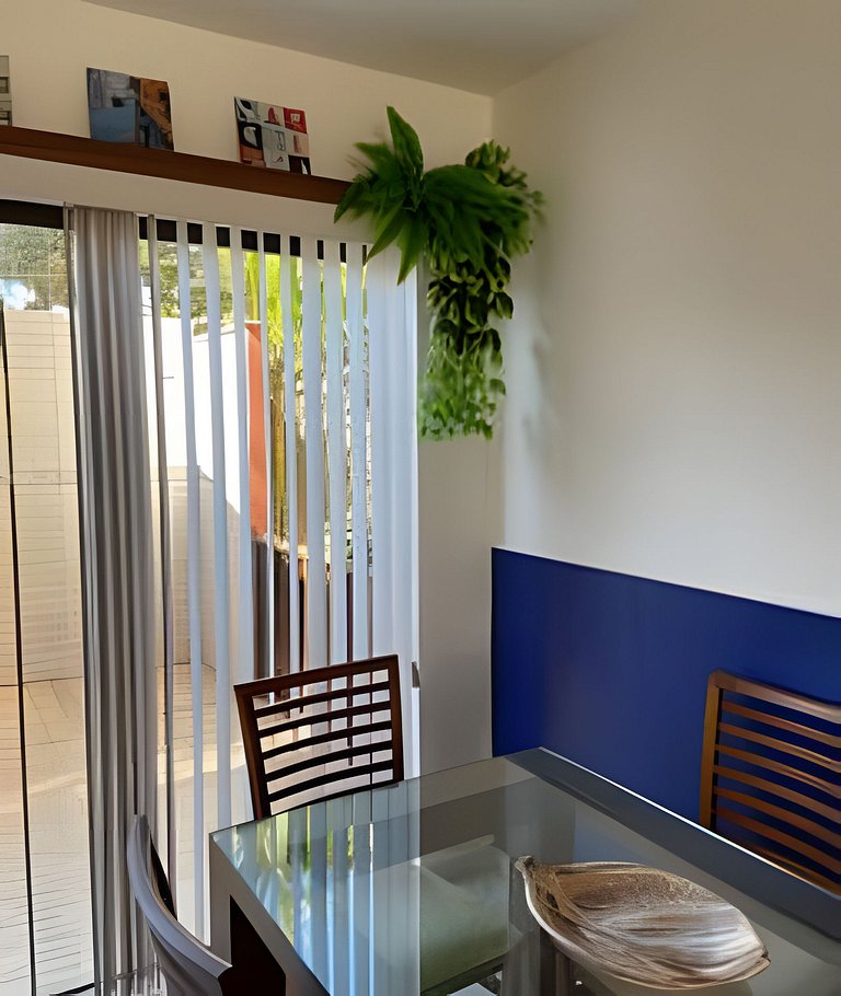 Charmosa casa em Condominio