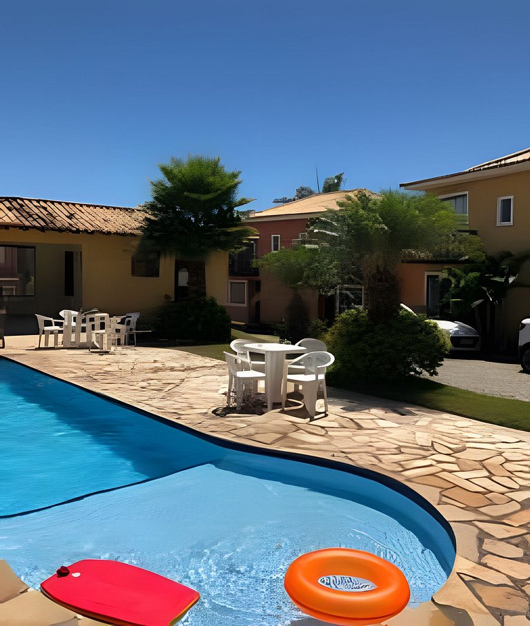 Charmosa casa em Condominio