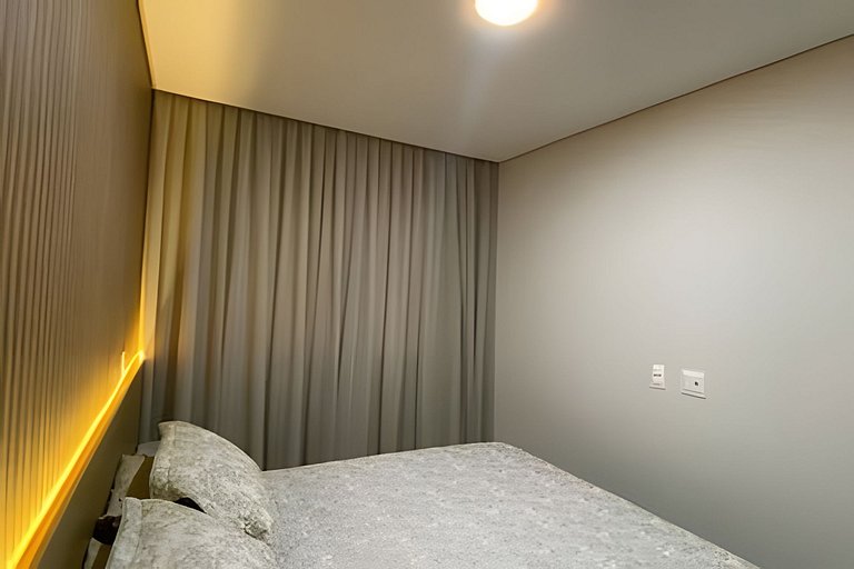 Garden com Churrasqueira em Condomínio com piscina