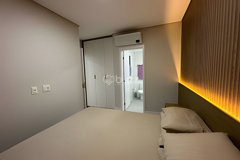 Garden com Churrasqueira em Condomínio com piscina