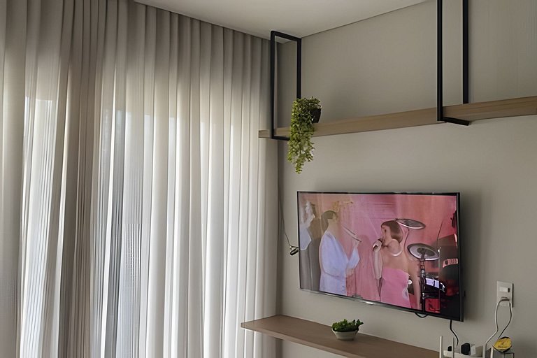 Garden com Churrasqueira em Condomínio com piscina