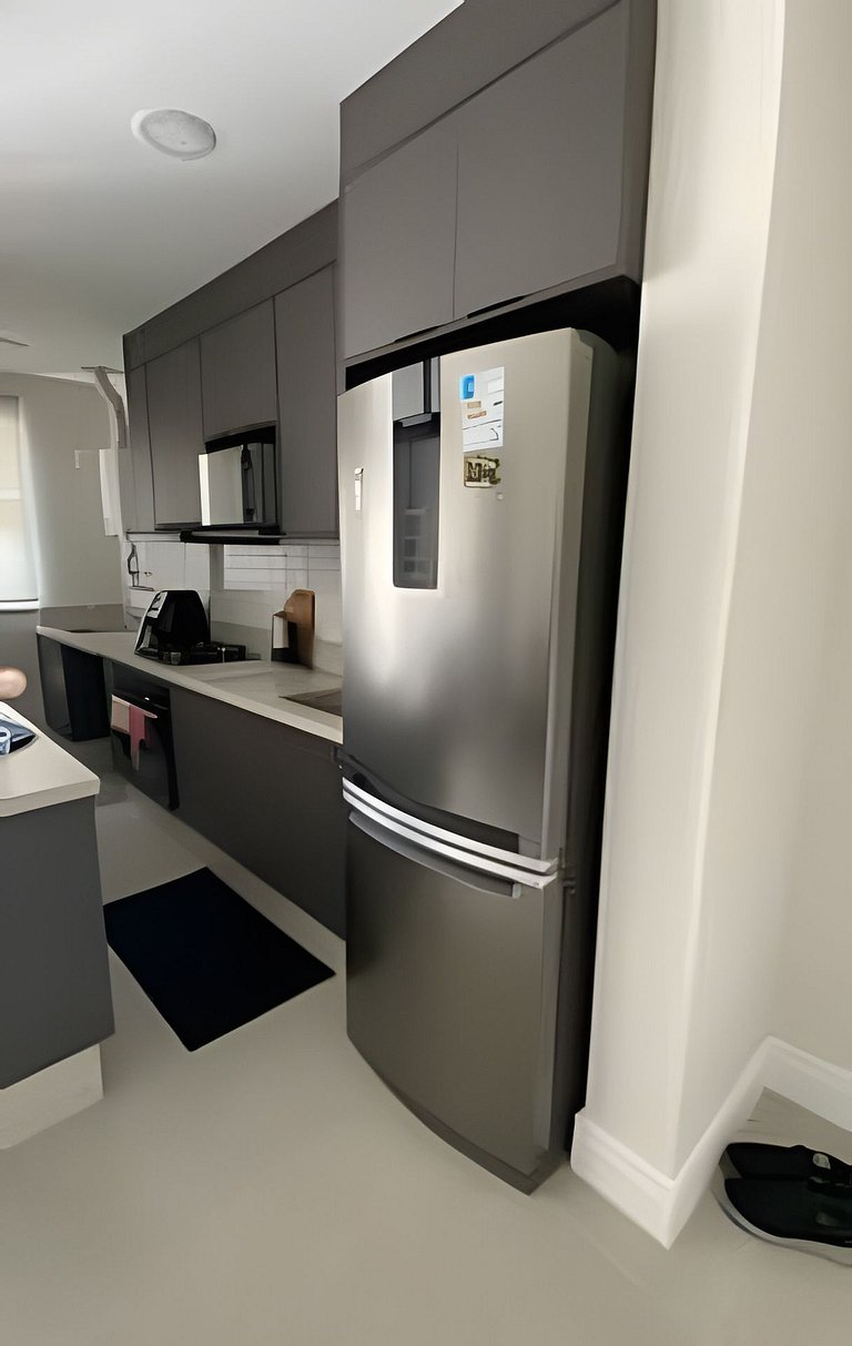 Garden com Churrasqueira em Condomínio com piscina