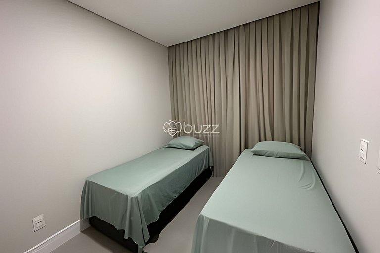 Garden com Churrasqueira em Condomínio com piscina