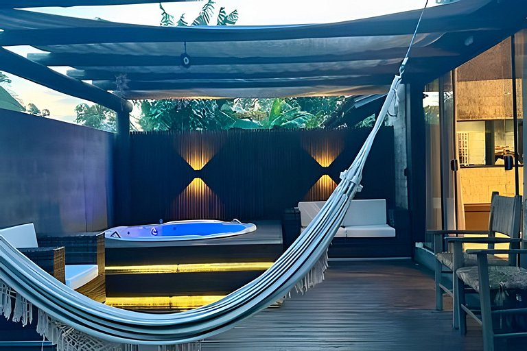 Uma Casa na Praia do Rosa com Jacuzzi