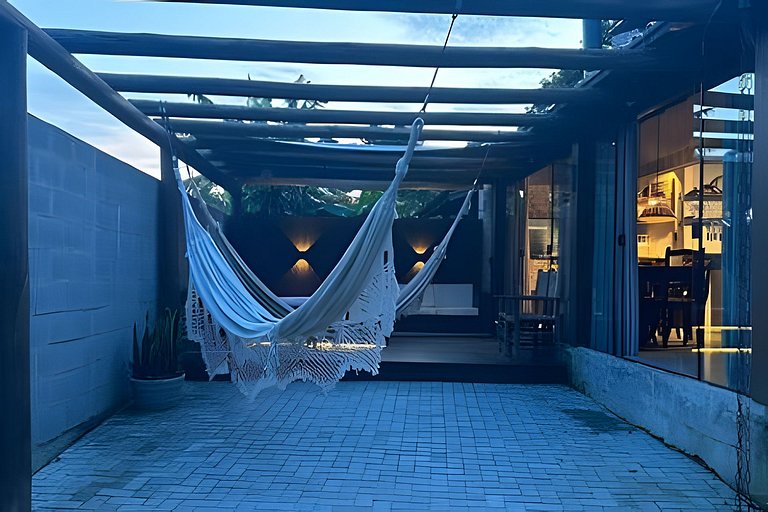 Uma Casa na Praia do Rosa com Jacuzzi