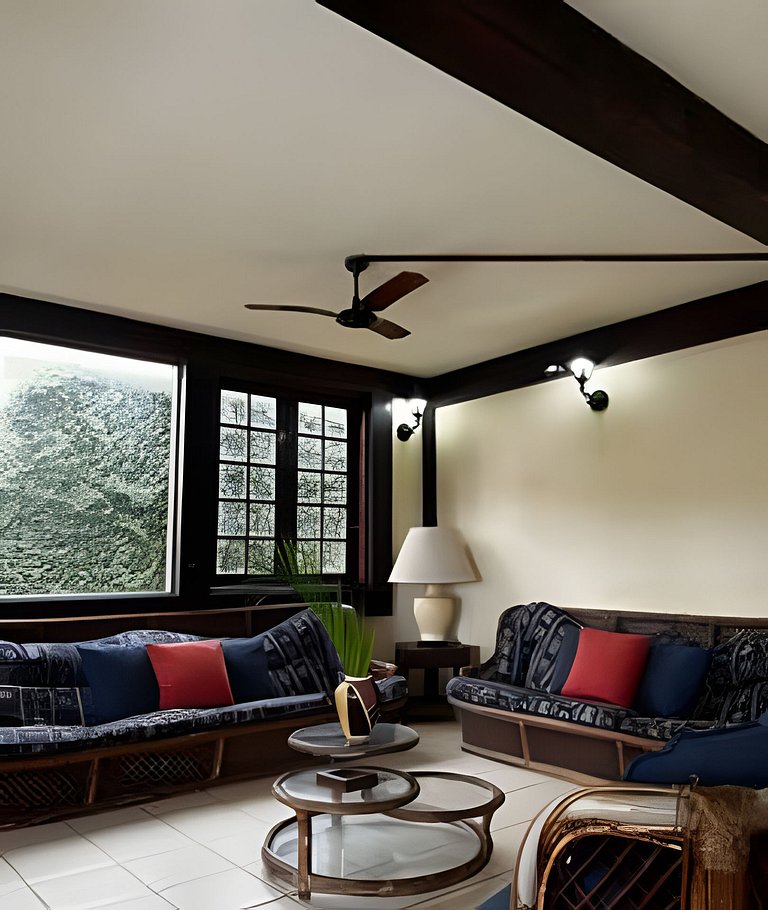 Fabulosa Casa em Cond. próximo a Rua das Pedras