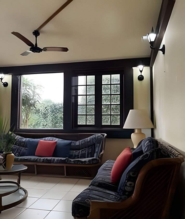 Fabulosa Casa em Cond. próximo a Rua das Pedras