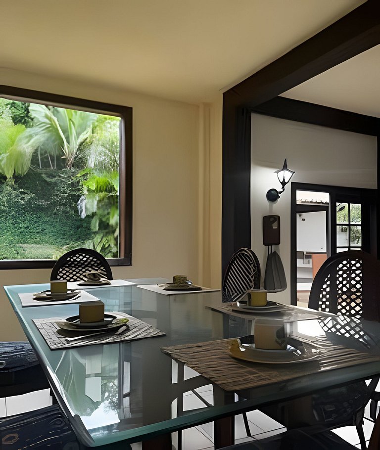 Fabulosa Casa em Cond. próximo a Rua das Pedras