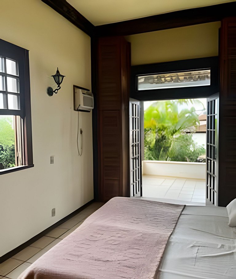 Fabulosa Casa em Cond. próximo a Rua das Pedras