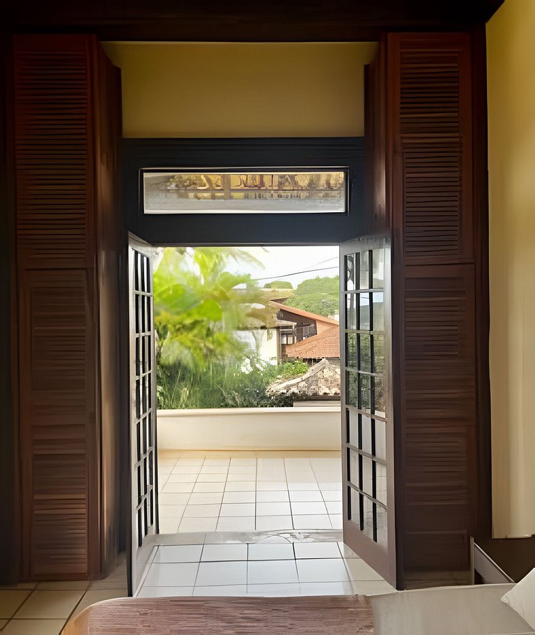 Fabulosa Casa em Cond. próximo a Rua das Pedras