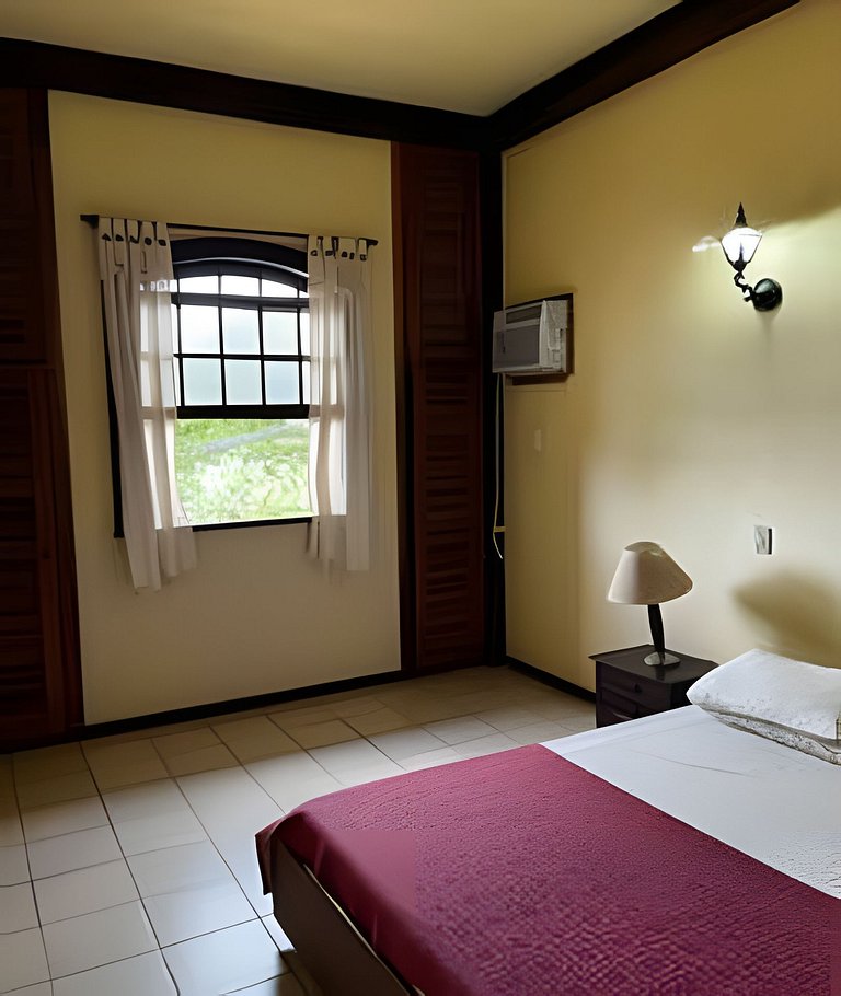 Fabulosa Casa em Cond. próximo a Rua das Pedras