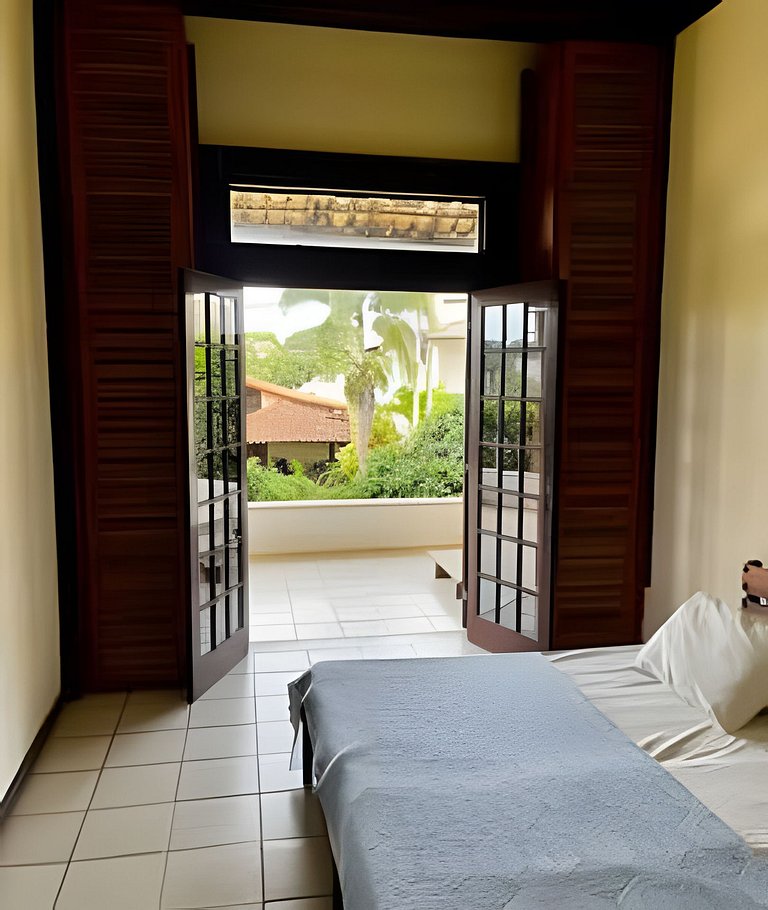 Fabulosa Casa em Cond. próximo a Rua das Pedras