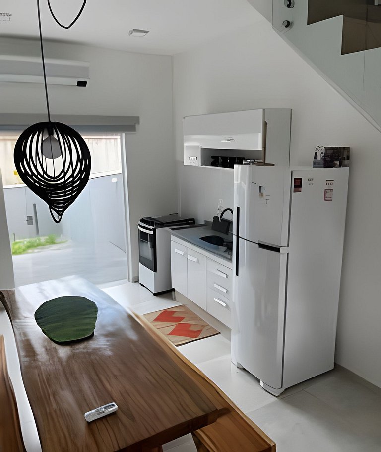 Casa de 2 suites com piscina e churrasqueira