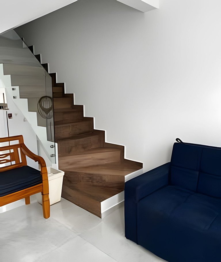 Casa de 2 suites com piscina e churrasqueira