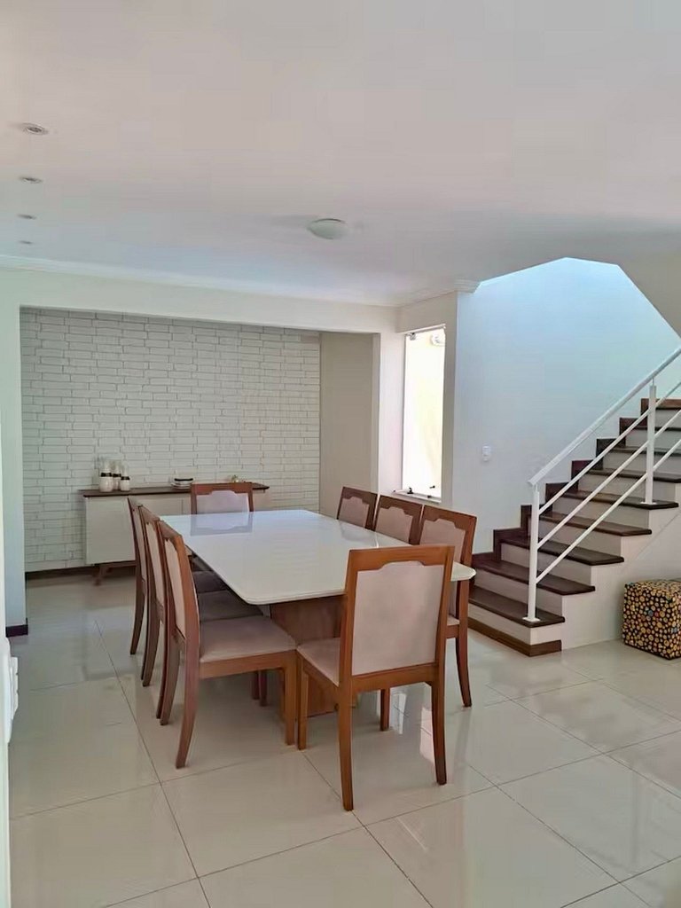 Casa com Piscina na Praia Geriba