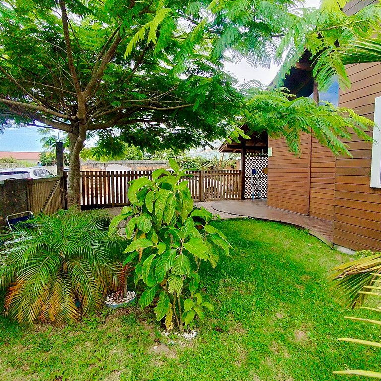 Casa ao lado do Surfland Garopaba