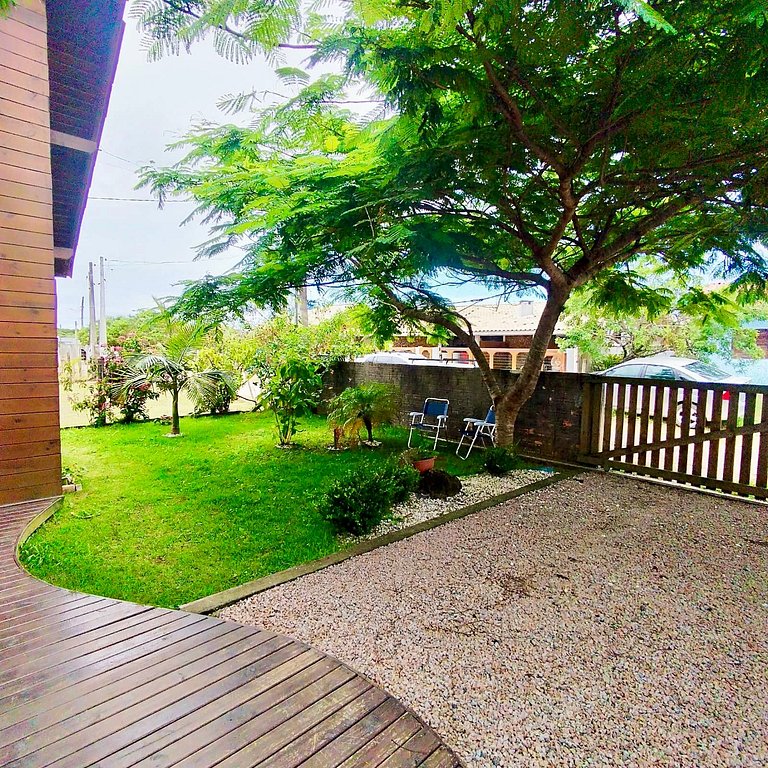 Casa ao lado do Surfland Garopaba