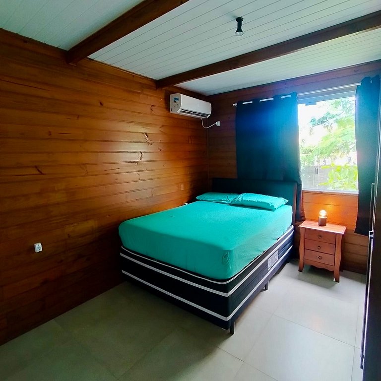 Casa ao lado do Surfland Garopaba