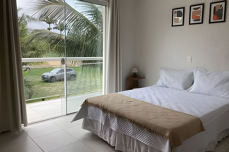 Bela Casa em Cond. de Frente para a Praia Rasa