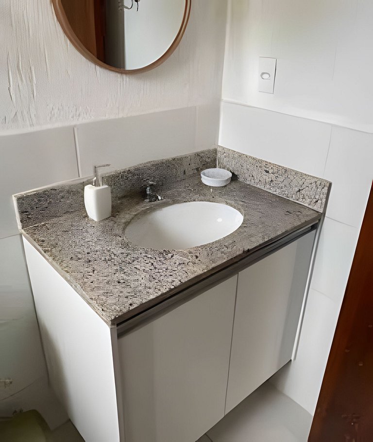 Bela Casa em Cond. de Frente para a Praia Rasa