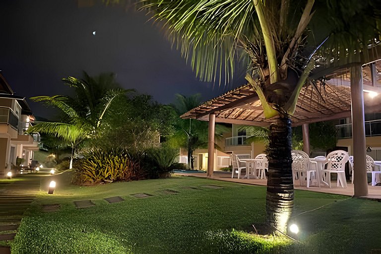 Bela Casa em Cond. de Frente para a Praia Rasa