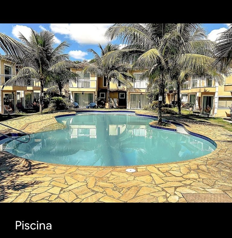 Amavel Casa em Cond. de frente para a Praia Rasa