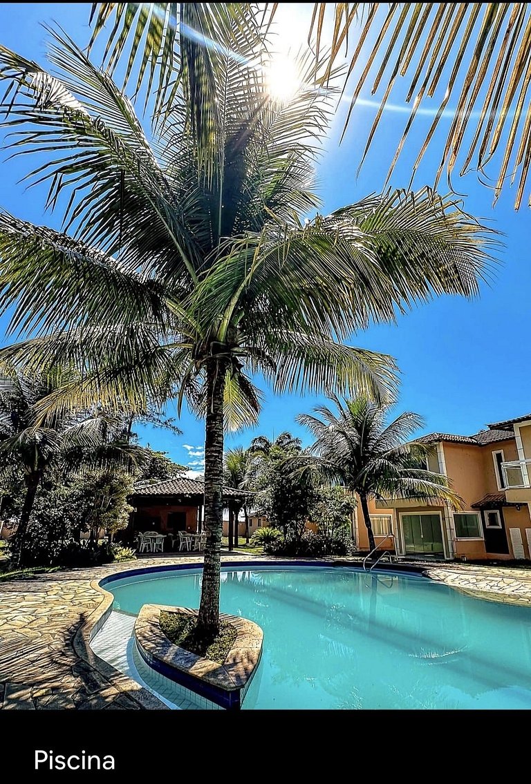 Amavel Casa em Cond. de frente para a Praia Rasa