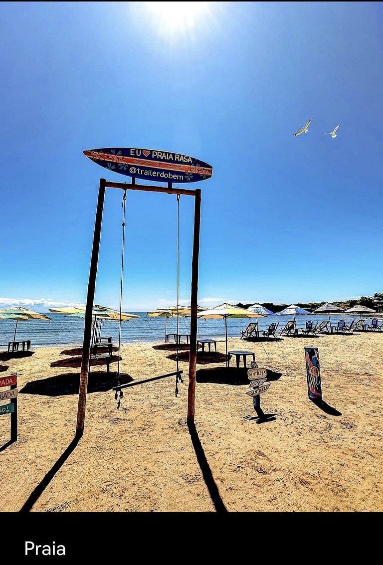 Amavel Casa em Cond. de frente para a Praia Rasa