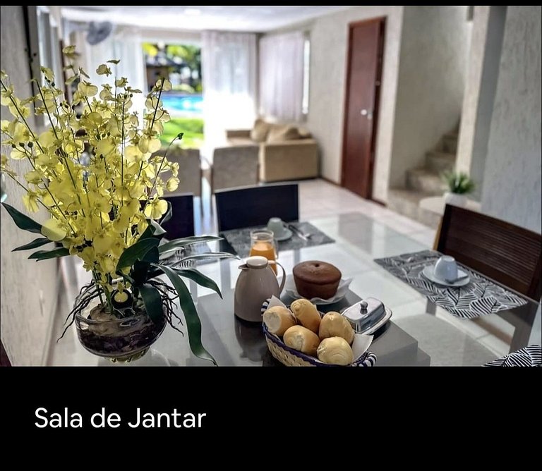 Amavel Casa em Cond. de frente para a Praia Rasa