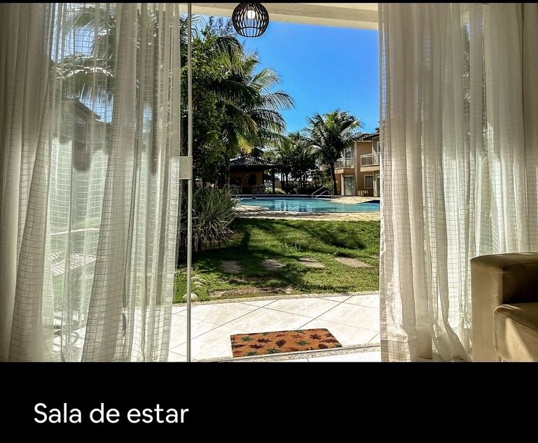 Amavel Casa em Cond. de frente para a Praia Rasa