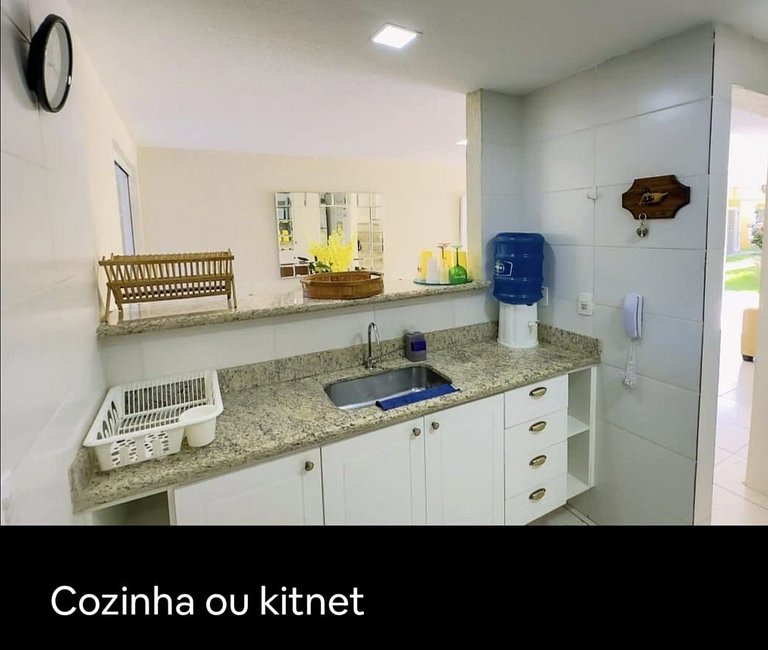 Amavel Casa em Cond. de frente para a Praia Rasa