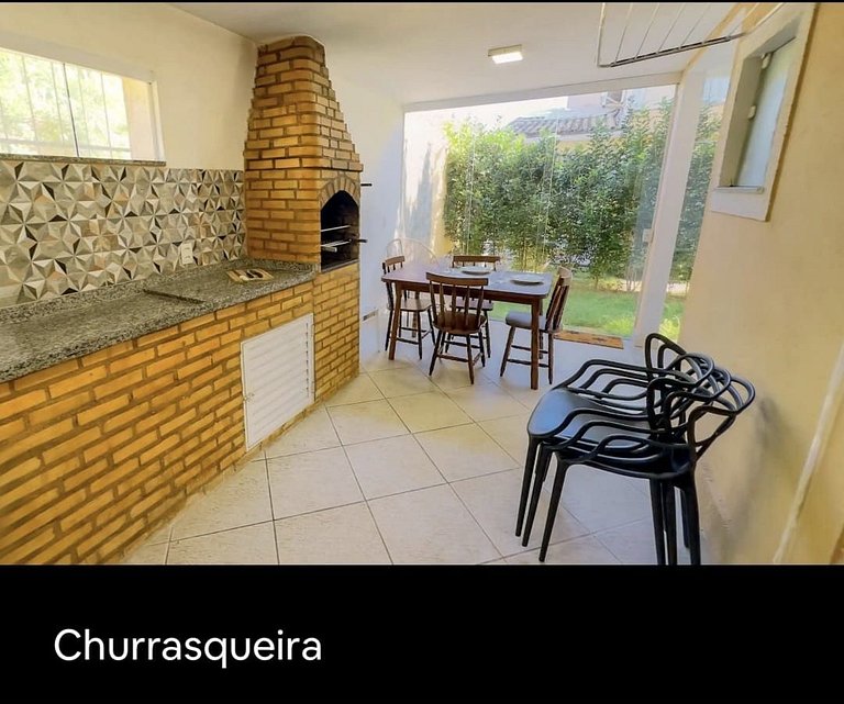 Amavel Casa em Cond. de frente para a Praia Rasa