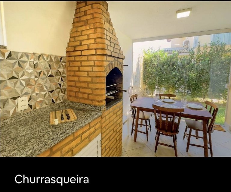 Amavel Casa em Cond. de frente para a Praia Rasa