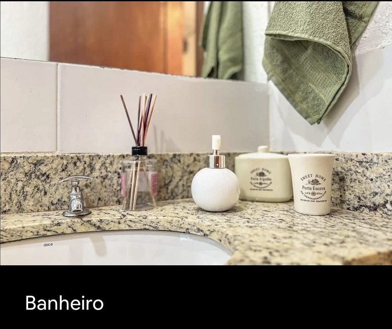 Amavel Casa em Cond. de frente para a Praia Rasa