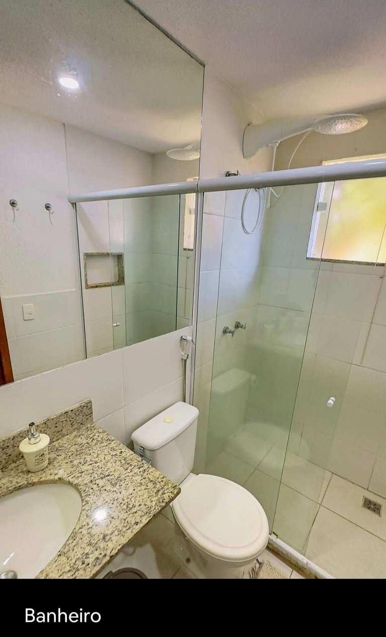 Amavel Casa em Cond. de frente para a Praia Rasa