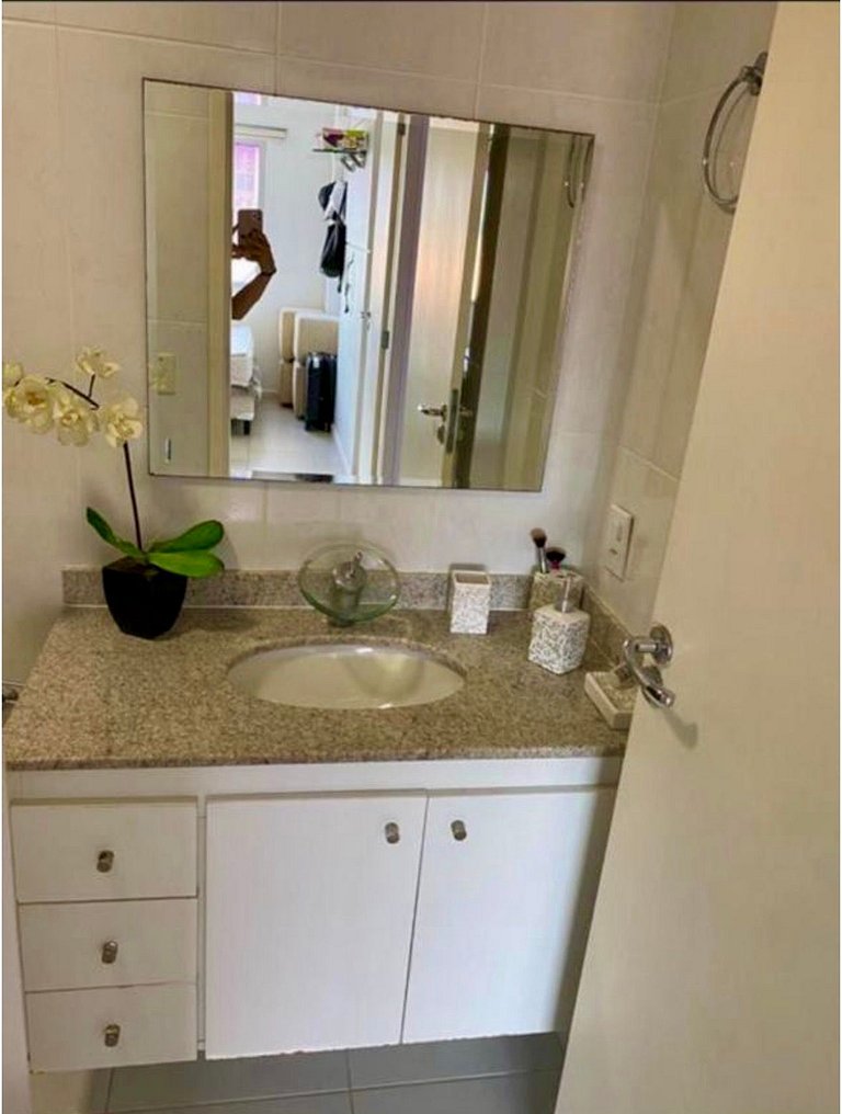 Apto Completo 2 quartos na Rua Principal