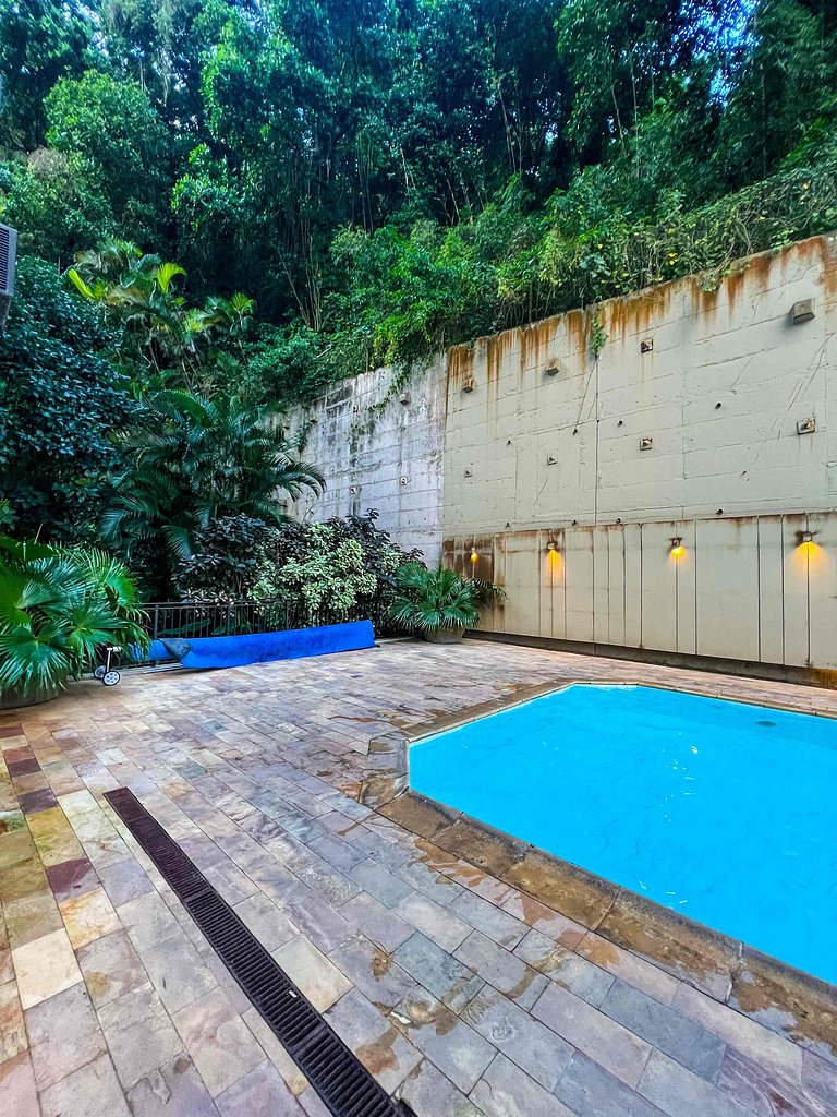 2 Suítes +  Piscina na Praia de Copacabana