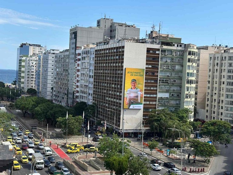 2 Suítes +  Piscina na Praia de Copacabana