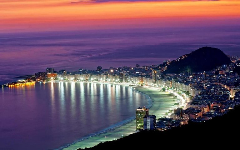 2 Suítes +  Piscina na Praia de Copacabana