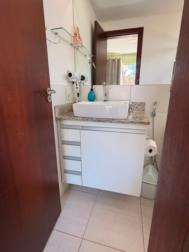 Casa em Cond. - Frente Praia