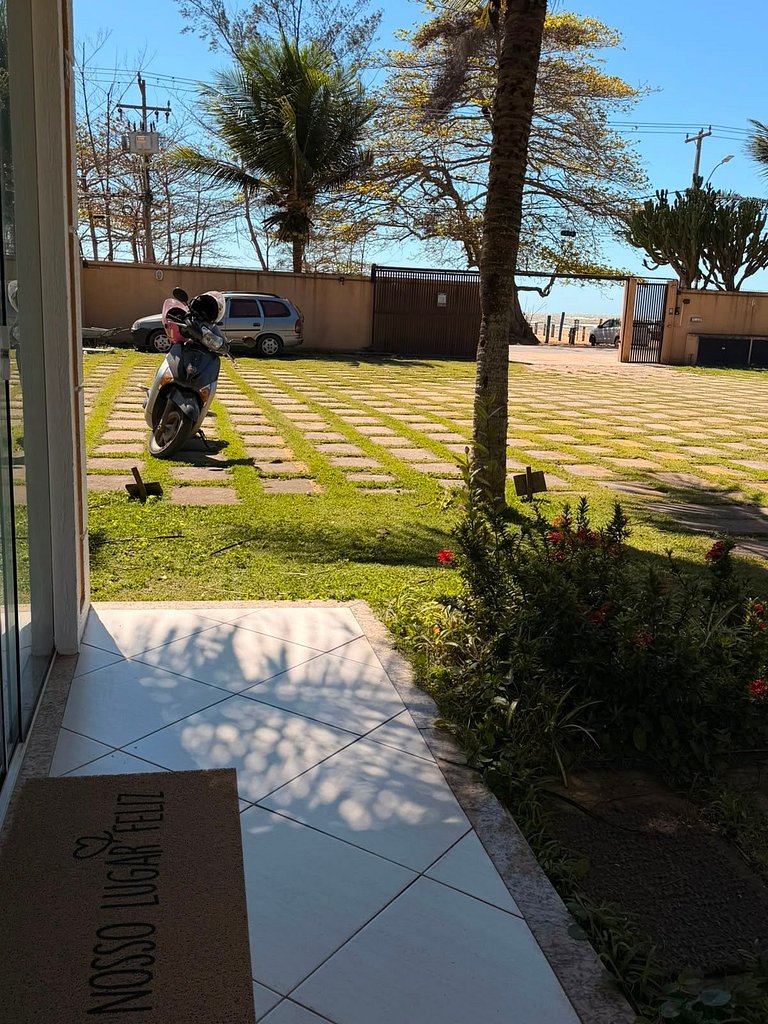 Casa em Cond. - Frente Praia