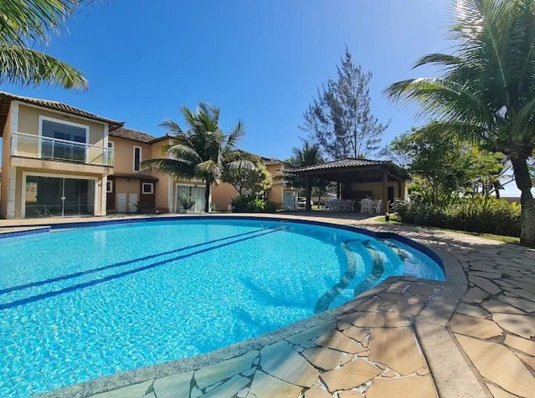 Agradável Casa em Cond de frente para a Praia Rasa